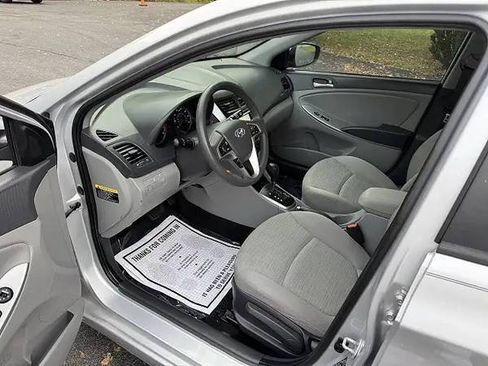 Used 2017 Hyundai Accent SE FWD image 4