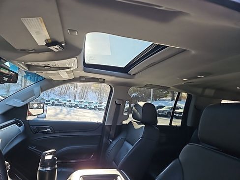 Used 2020 GMC Yukon XL SLT w/ Value Plus Edition image 3