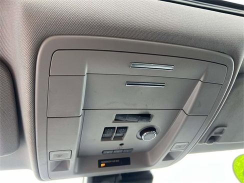 Used 2020 Chevrolet Suburban LT image 35