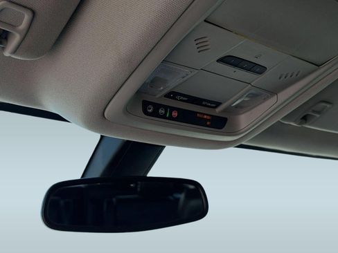 Used 2019 GMC Acadia SLT w/ Black Edition FWD image 17