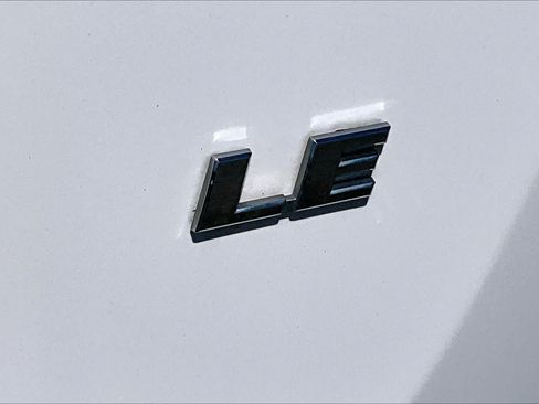 Used 2018 Toyota RAV4 LE w/ All Weather Liner Package FWD image 9