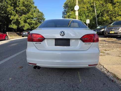 Used 2013 Volkswagen Jetta SE FWD image 4