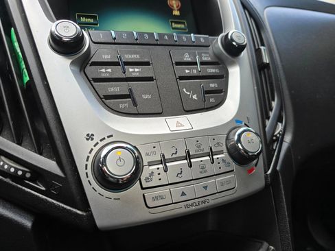 Used 2017 Chevrolet Equinox Premier w/ Enhanced Convenience Package AWD/4WD image 30