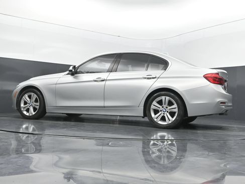 Used 2017 BMW 330i Sedan RWD image 33