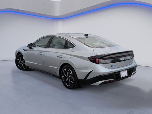 Used 2024 Hyundai Sonata SEL FWD image 9