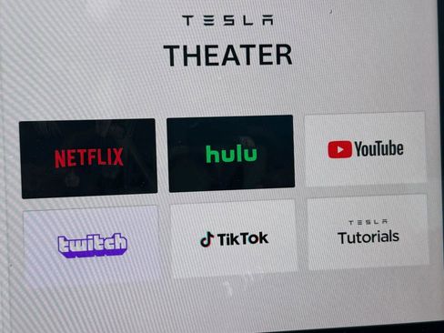 Used 2023 Tesla Model 3 Standard Range image 24