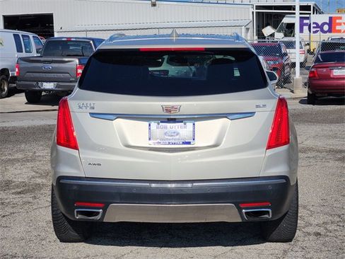 Used 2017 Cadillac XT5 Platinum image 6