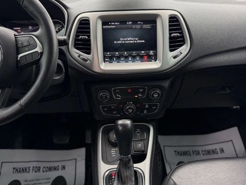 Used 2018 Jeep Compass Latitude w/ Popular Equipment Group AWD/4WD image 8