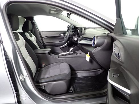 New 2026 Chevrolet Trax LS w/ LS Convenience Package FWD image 29
