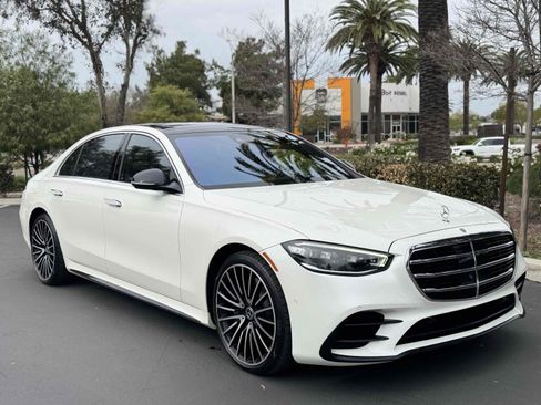 Used 2021 Mercedes-Benz S 580 4MATIC Sedan w/ AMG Line image 4