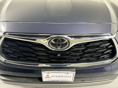 Used 2023 Toyota Highlander Platinum AWD/4WD image 28