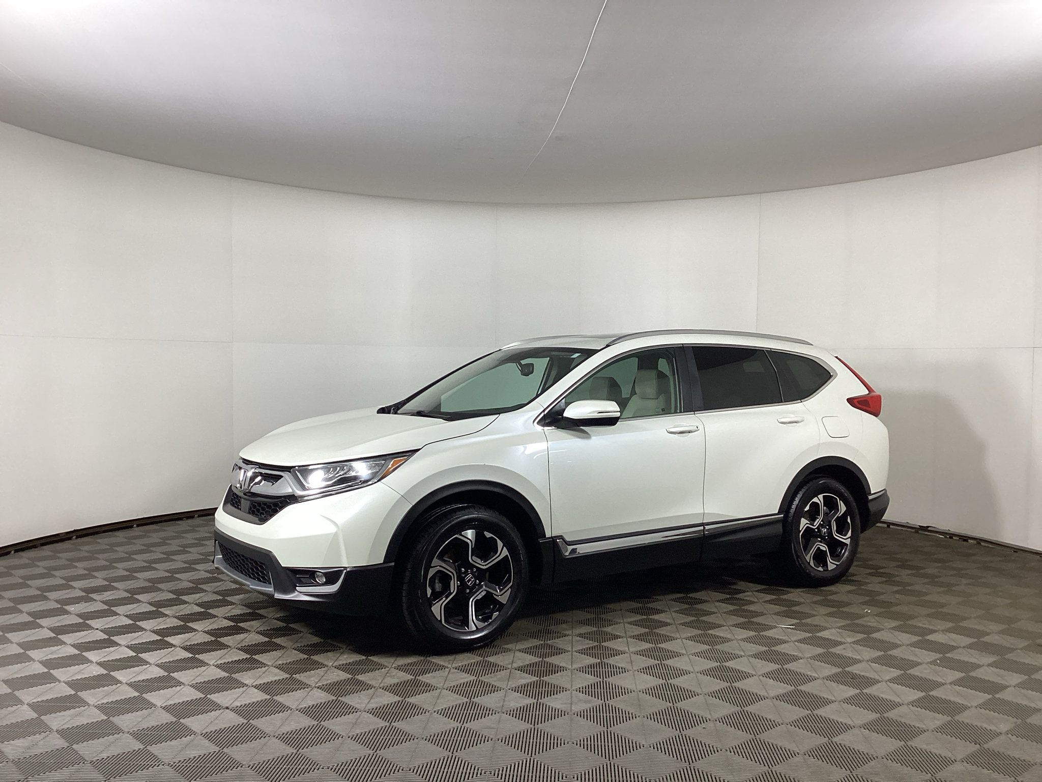 Used 2018 Honda CR-V Touring image 5