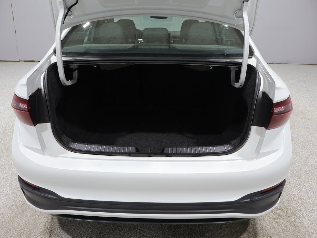 Used 2025 Volkswagen Jetta Sport FWD image 19