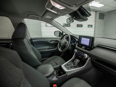 Used 2022 Toyota RAV4 XLE w/ XLE Grade Weather Package AWD/4WD image 14