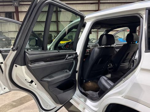 Used 2017 BMW X3 xDrive28i image 16