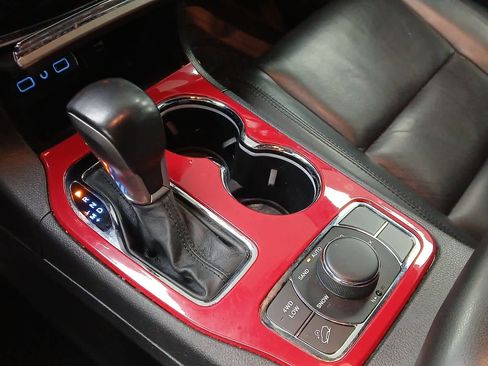 Used 2020 Jeep Grand Cherokee Limited image 11