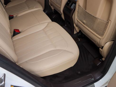 Used 2018 Mercedes-Benz GLE 350 w/ Premium 1 Package image 32