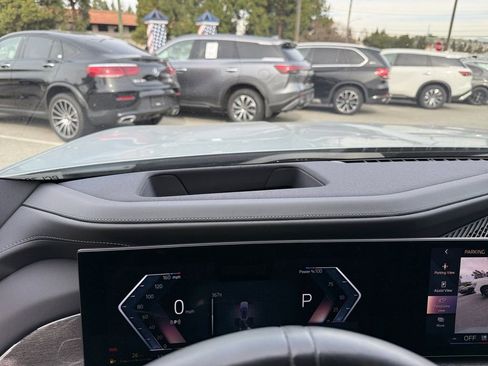 Used 2023 BMW 740i image 26