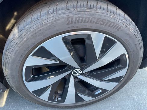 Used 2022 Volkswagen ID.4 Pro S image 3