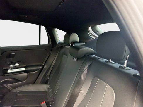 Used 2025 Mercedes-Benz GLA 250 image 12