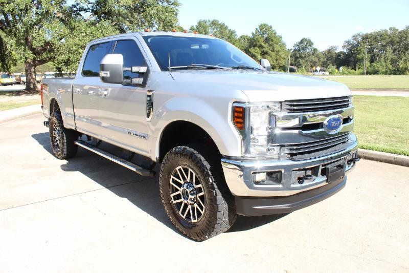 Used 2017 Ford F250 Lariat w/ Lariat Value Package AWD/4WD image 4