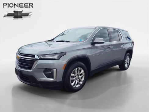 Used 2023 Chevrolet Traverse LS w/ Safety Package AWD/4WD image 1