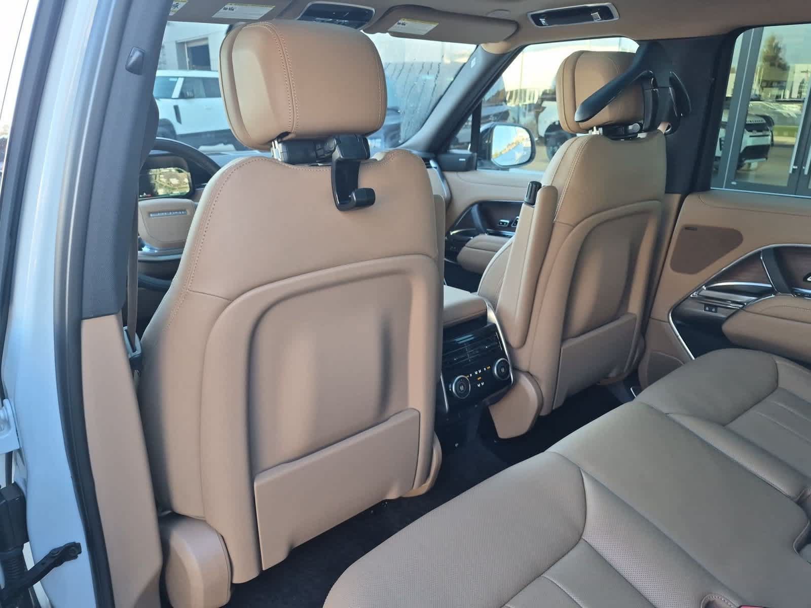 New 2027 Land Rover Range Rover SE AWD/4WD image 18