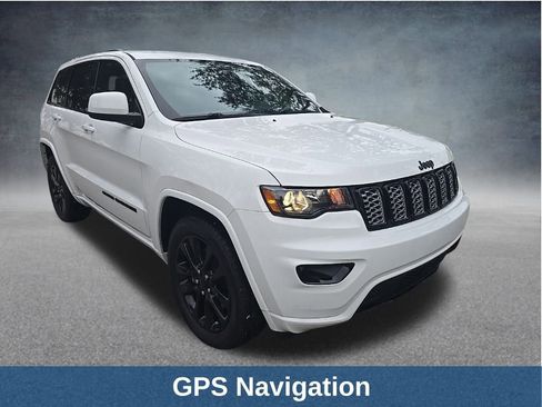 Used 2021 Jeep Grand Cherokee Laredo X image 3