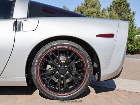 Used 2010 Chevrolet Corvette Coupe w/ 1LT RWD image 5