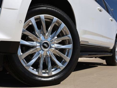 Certified 2024 Cadillac Escalade ESV Premium Luxury image 8