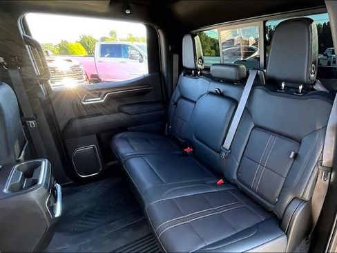 Used 2024 Chevrolet Silverado 1500 High Country w/ Z71 Off-Road Package AWD/4WD image 22