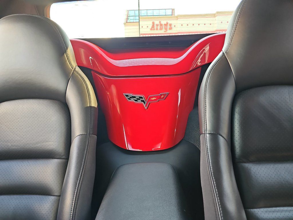 Used 2005 Chevrolet Corvette Convertible RWD image 30