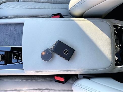 New 2026 Volvo XC90 T8 Ultra w/ Lounge Package image 35