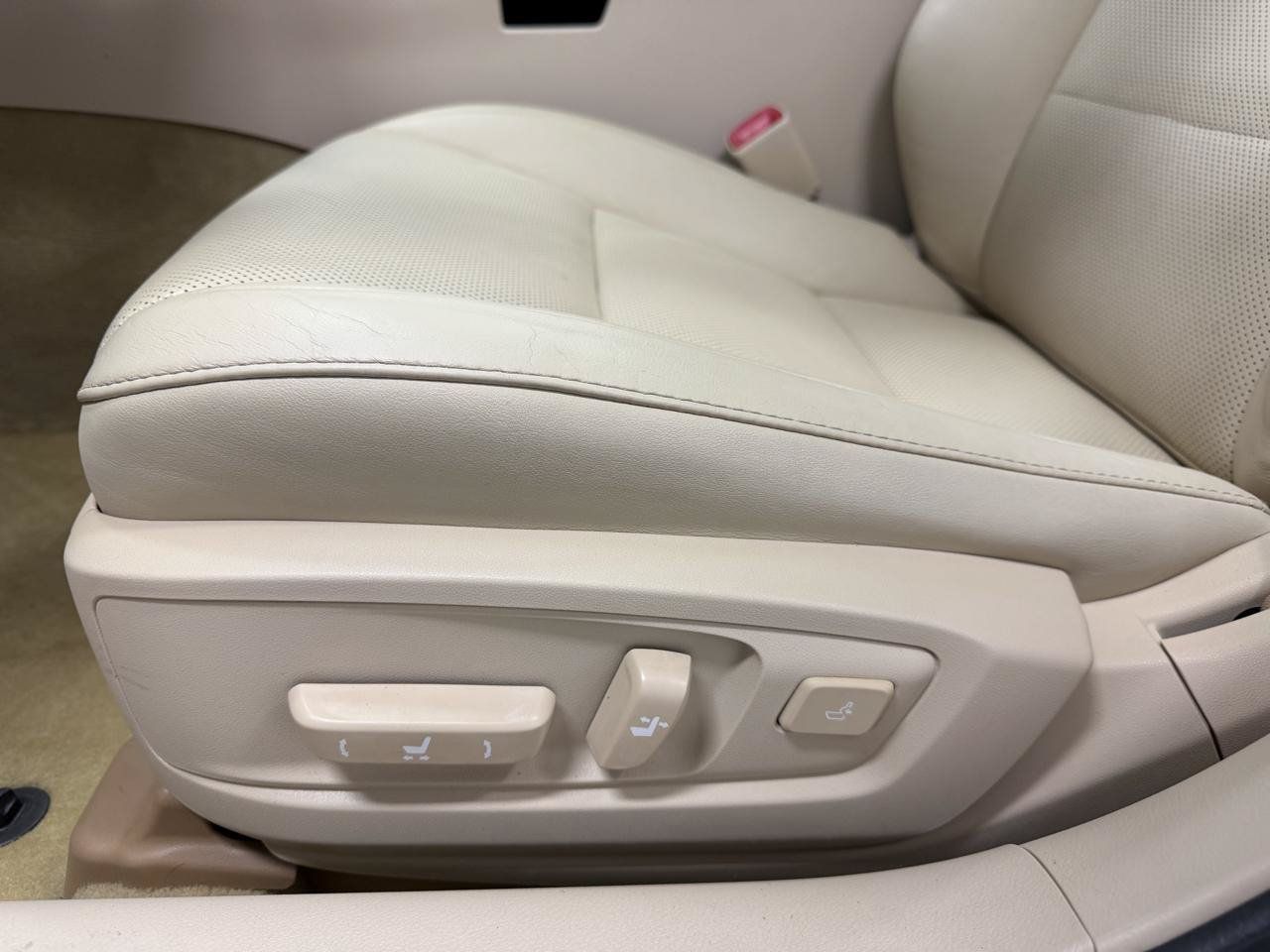 Used 2014 Lexus ES 350 w/ Luxury Package FWD image 7