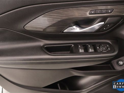 Used 2024 GMC Terrain SLT image 14