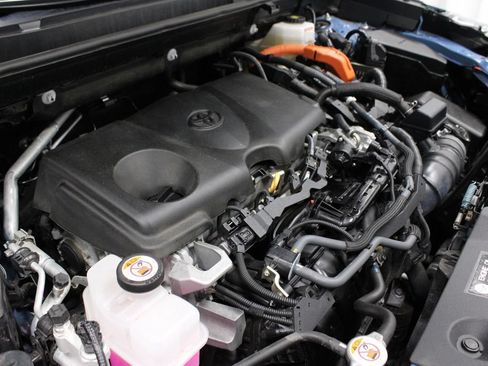 Used 2023 Toyota RAV4 SE w/ Convenience Package AWD/4WD image 14