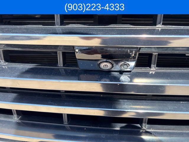 Used 2023 GMC Sierra 1500 AT4 w/ Technology Package AWD/4WD image 4