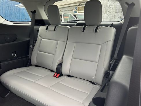 Used 2025 Ford Explorer Active w/ Active Comfort Package AWD/4WD image 36