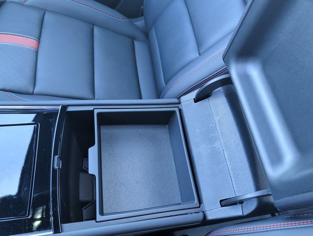Used 2026 Chevrolet Traverse RS w/ LPO, Floor Liner Package AWD/4WD image 25