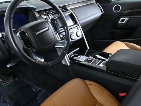 Used 2019 Land Rover Discovery HSE image 12