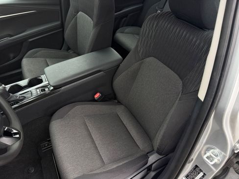 Used 2025 Toyota Camry LE image 36