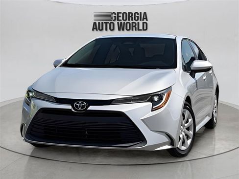 Used 2023 Toyota Corolla LE FWD image 1