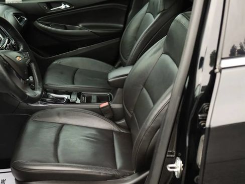 Used 2017 Chevrolet Cruze Premier FWD image 13