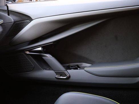 Used 2025 Lamborghini Revuelto AWD/4WD image 27