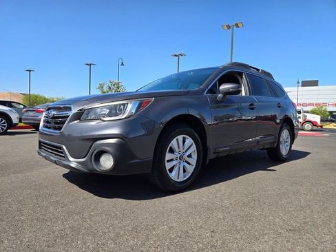 Used 2018 Subaru Outback 2.5i Premium AWD/4WD image 2