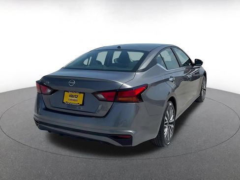 Used 2025 Nissan Altima 2.5 SV FWD image 14
