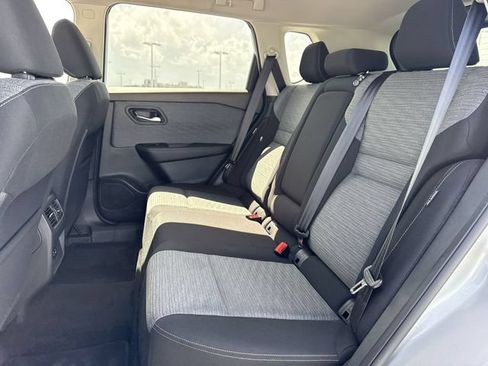 Used 2021 Nissan Rogue SV FWD image 23