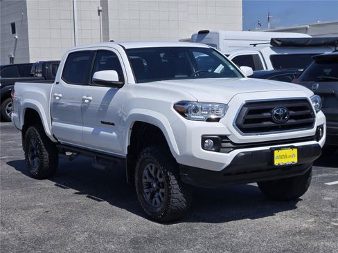 Used 2023 Toyota Tacoma SR5 w/ Technology Package AWD/4WD image 3