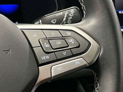 Used 2023 Volkswagen Taos SE w/ Panoramic Sunroof Package image 26