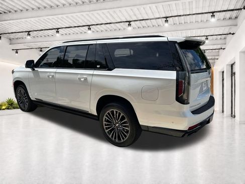 Used 2024 Cadillac Escalade ESV Sport Platinum AWD/4WD image 11